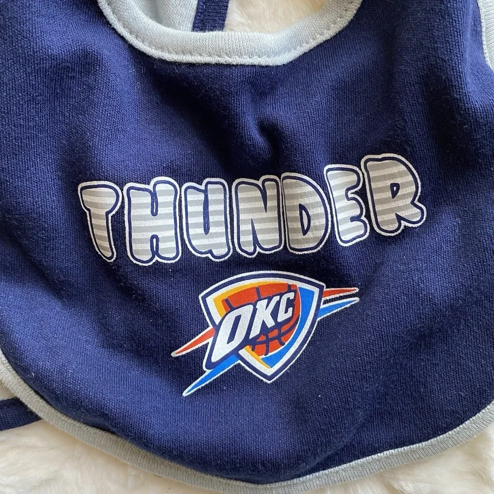NBA Baby 3 Piece Bib Set Oklahoma City Thunder Newborn One Size New Open Package